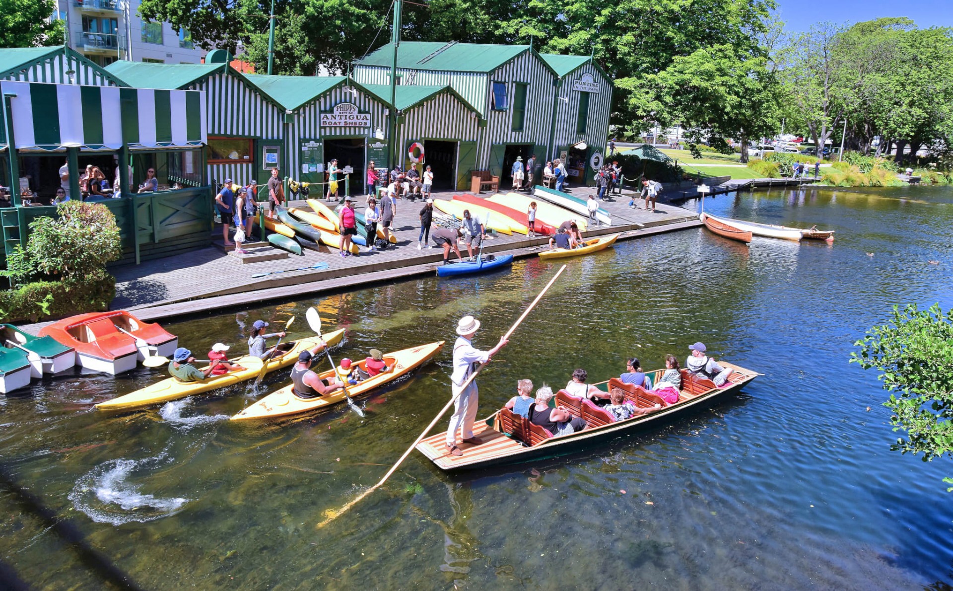 Christchurch & Akaroa - Stay and Play